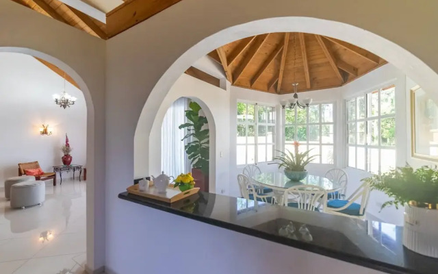 Casati Pearl House, Big House With Private Pool!