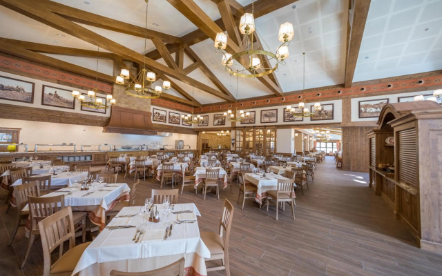 PortAventura Hotel Colorado Creek - Includes unlimited access to PortAventura Park & 1 access to Ferrari Land
