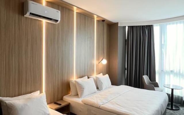 Royal Mass Airport Business Hotel