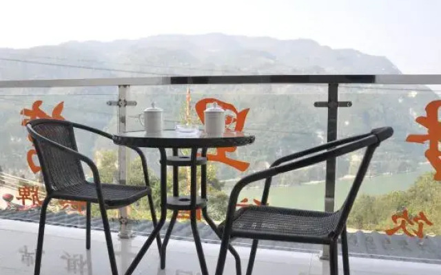 Mengliwan Farmhouse