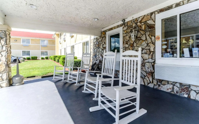 Rodeway Inn & Suites Jacksonville near Camp Lejeune