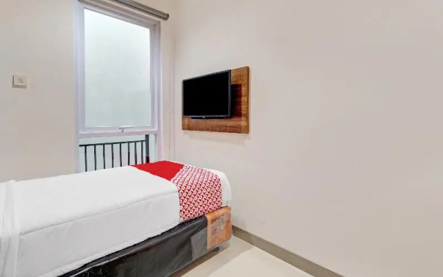 OYO 90398 Socialite Residence Hotel