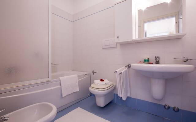 Modern Furnished Apartment With air Conditioning