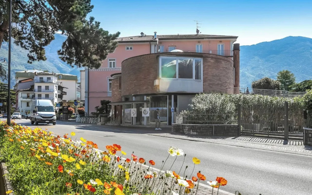 The Arco Round House