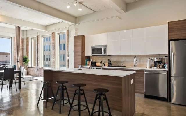Downtown Dallas Apartments by Hosteeva