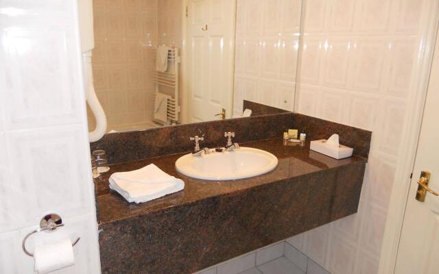 The Rhu Glenn Hotel