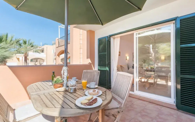 Burgit in Santa y With 2 Bedrooms and 1 Bathrooms