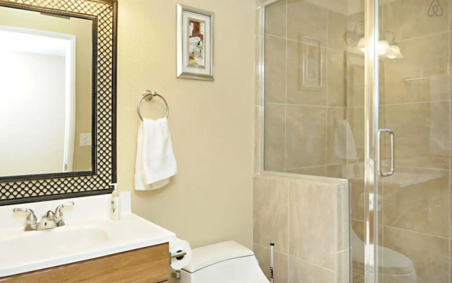 Luxury 4br 8min to Las Vegas Strip