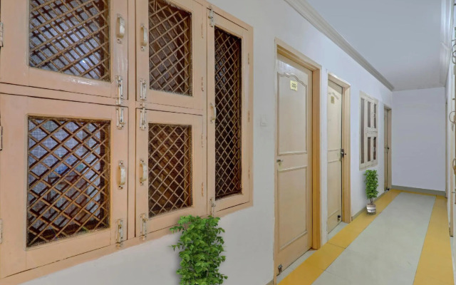 POP 80502A Hotel Aarya Galaxy Inn