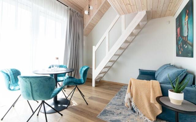 VineWood Apartment, By Cohost