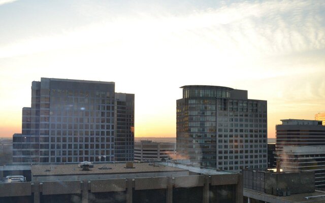 Holiday Inn Rosslyn at Key Bridge