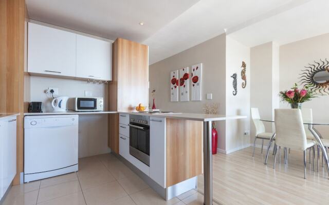 Horizon Bay 1206 by CTHA