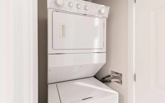 Pelican Fully Furnished Apartments