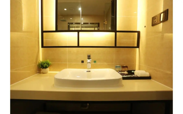 Xana Hotel (Shanghe Bus Station Hot Spring Base)