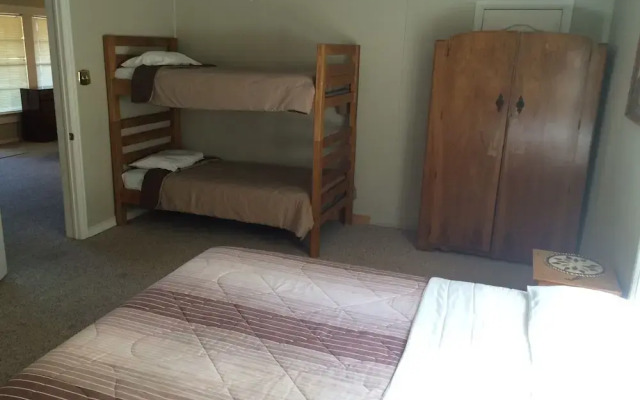 Lone Oak Ranch & Retreat