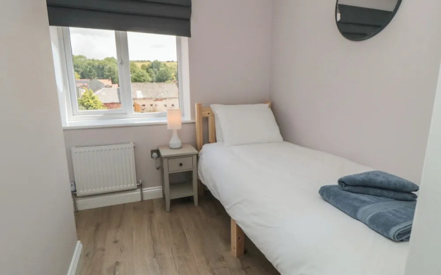 2 Staveley Cottages