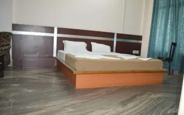 Hotel Theja Fort