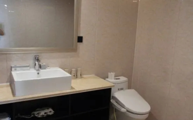 Longchen Holiday Inn (Shanghai Ruijin Hospital Yongjia Road Branch)