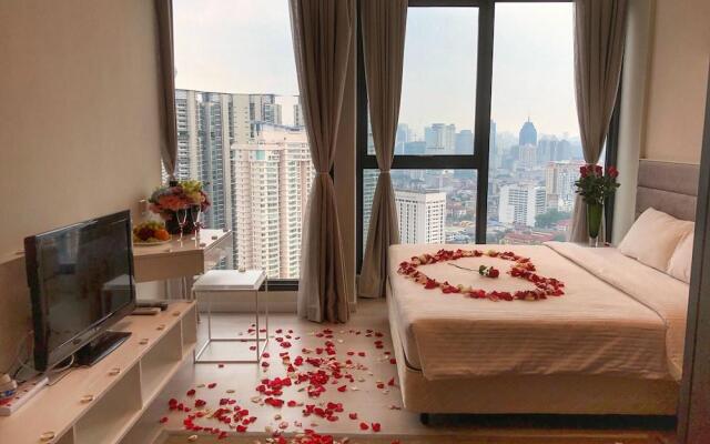 Expressionz Suites KLCC by Like Home