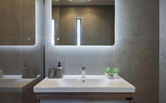 Aria Luxury Apartment