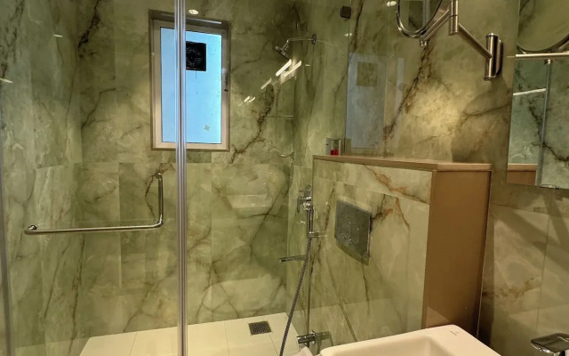 Hotel Mumbai House - Malad Valnai