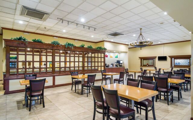 Stayable Jacksonville West