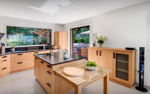 Villa Flying Dragon - OVO Network