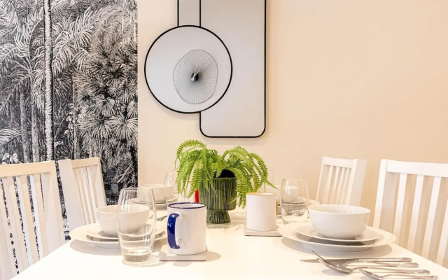 Explore Granary Square Two Bedroom by Belvilla