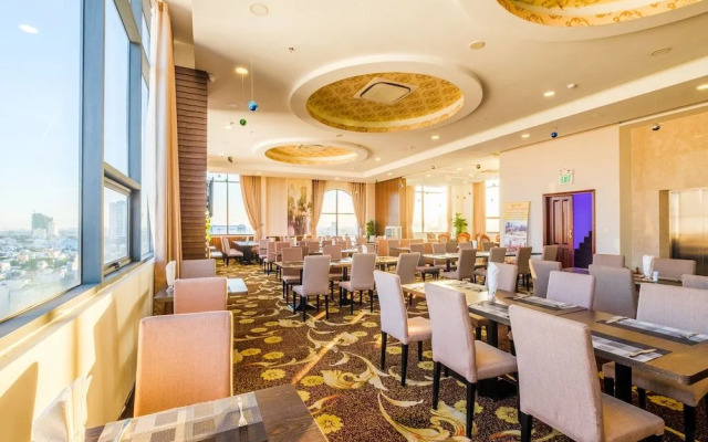 OYO 122 GIC Land Hotel