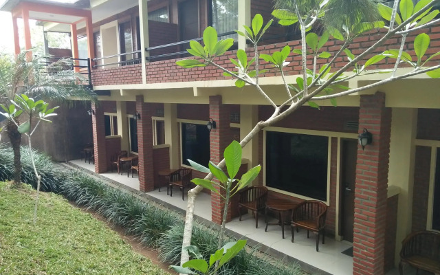 Bukit Alamanda Resort & Resto