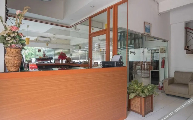 RedDoorz Plus near Marina City Waterfront Batam