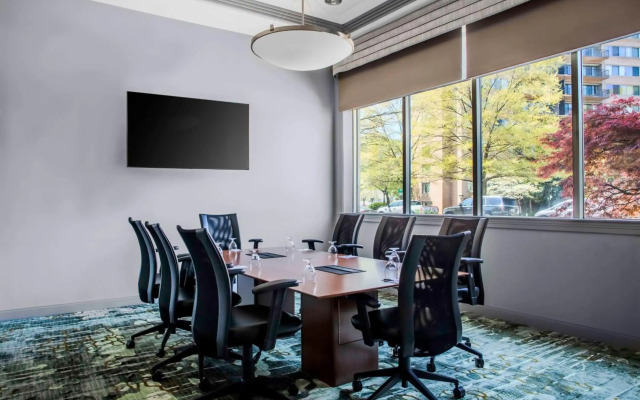 Hampton Inn & Suites Arlington Crystal City DCA