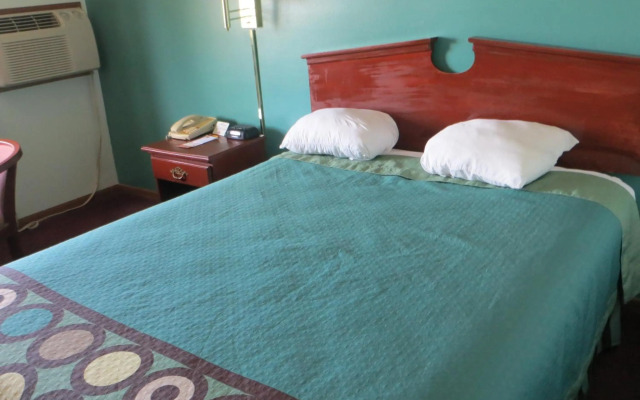 River Hill Inn & Suites