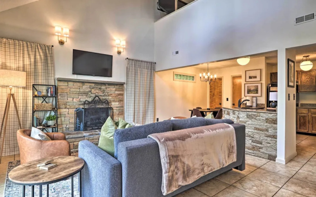 Gatlinburg Chalet: Hot Tub, Sauna + Mountain View