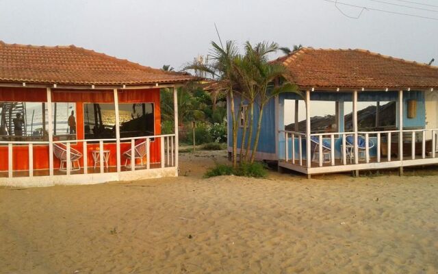 Cisco's Beach Shack and Cottages