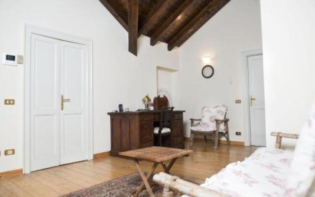 VILLA PINETINA Luxury B&B