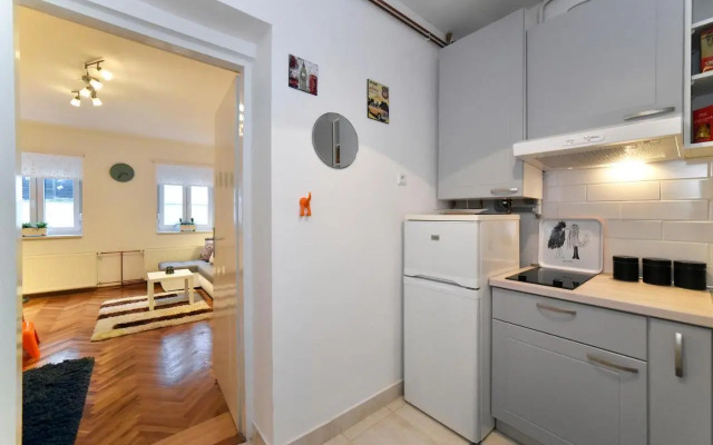 Block Apartment Upper Town
