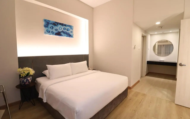 Crown Regency Serviced Suites