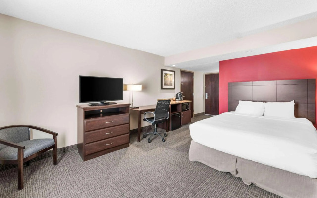 Quality Inn & Suites Columbus