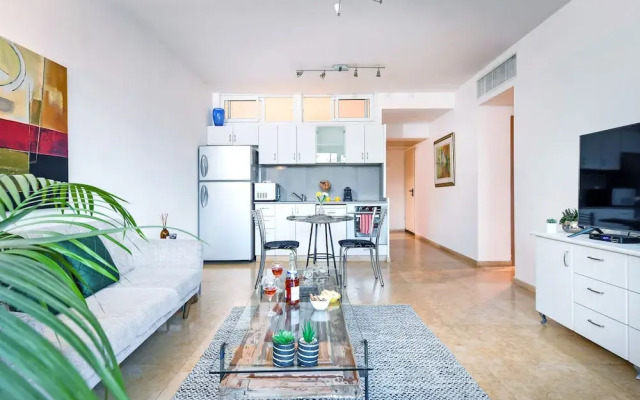 Deluxe 2BD Jaffa Dreams W Pool & Parking