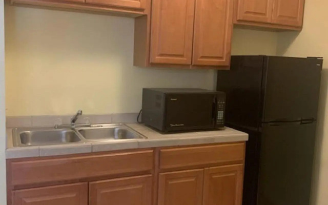 Europa Inn & Suites
