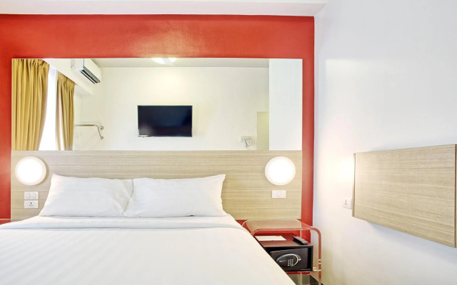 Red Planet Manila Aseana City