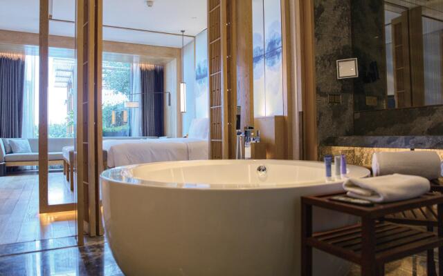 Hotel Indigo Dali Erhai by IHG