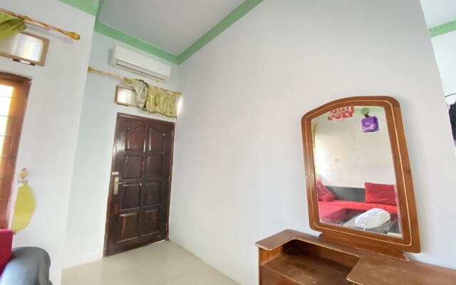 RedDoorz Syariah near RS Mitra Siaga