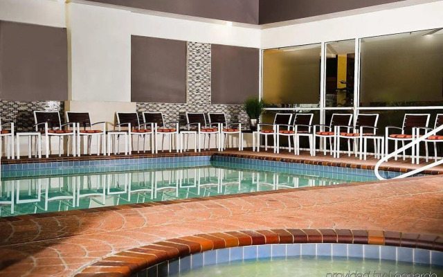 Embassy Suites by Hilton Memphis East Germantown Area