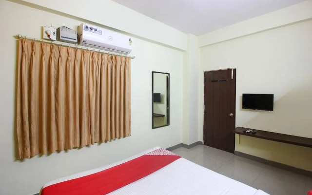 2006 Apartment Begumpet