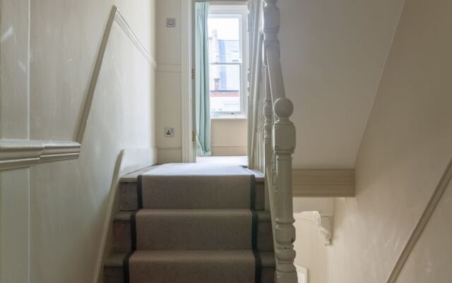 5 Bed Apartment in Clapham