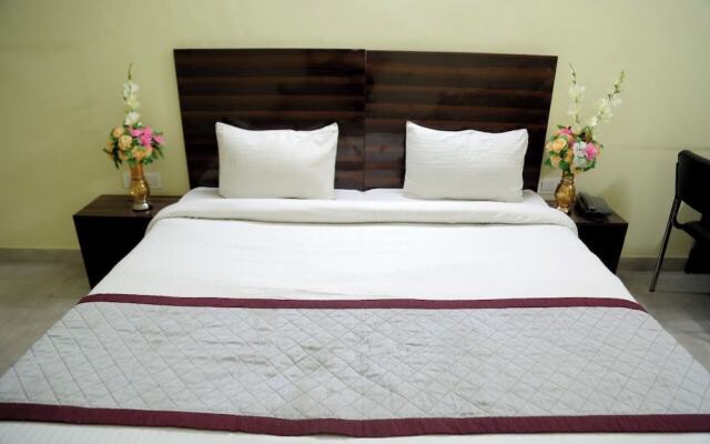 Liv In By Golden Plate