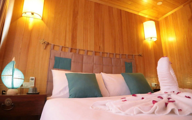 Secret Halong Cruise