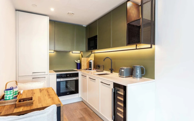 Modern Chelsea Apartment